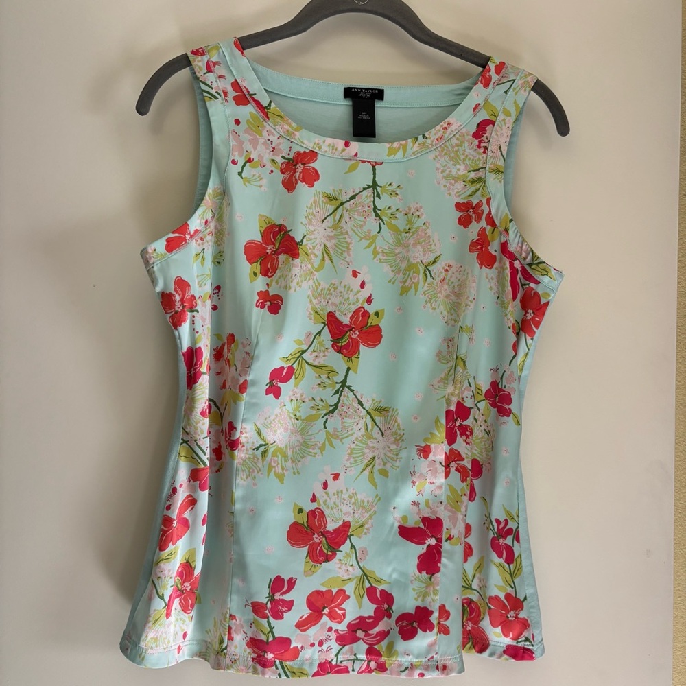 Ann Taylor Sleeveless Tank Top in Sea-foam Green with Red Floral Print, MP